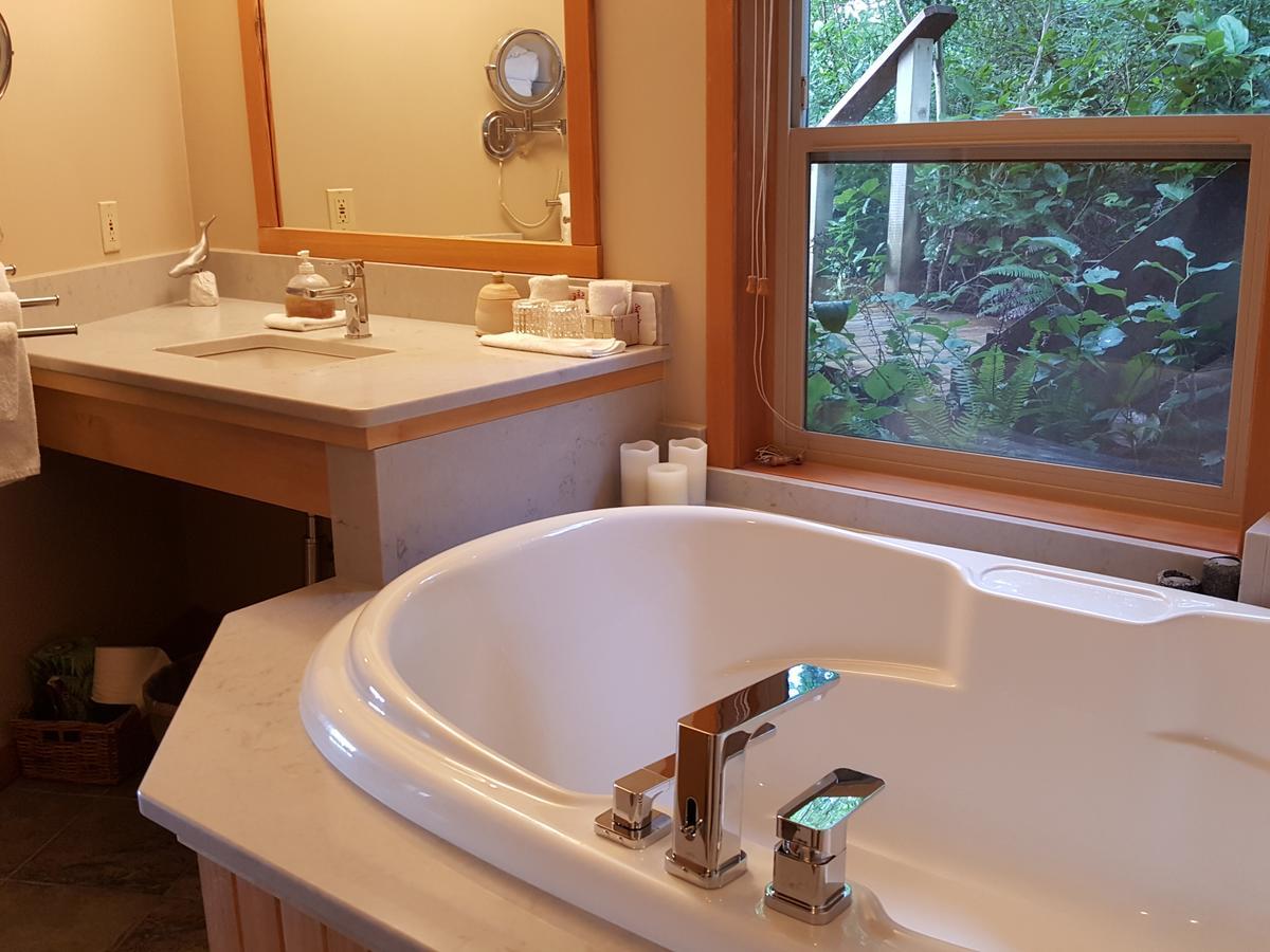 Reef Point Oceanfront 5*