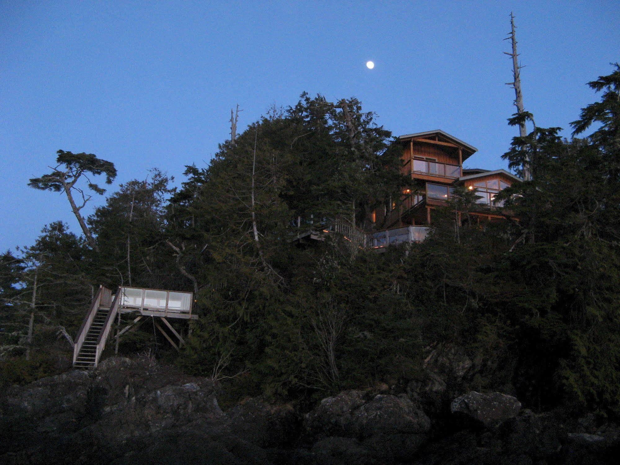 Reef Point Oceanfront Bed & Breakfast Ucluelet